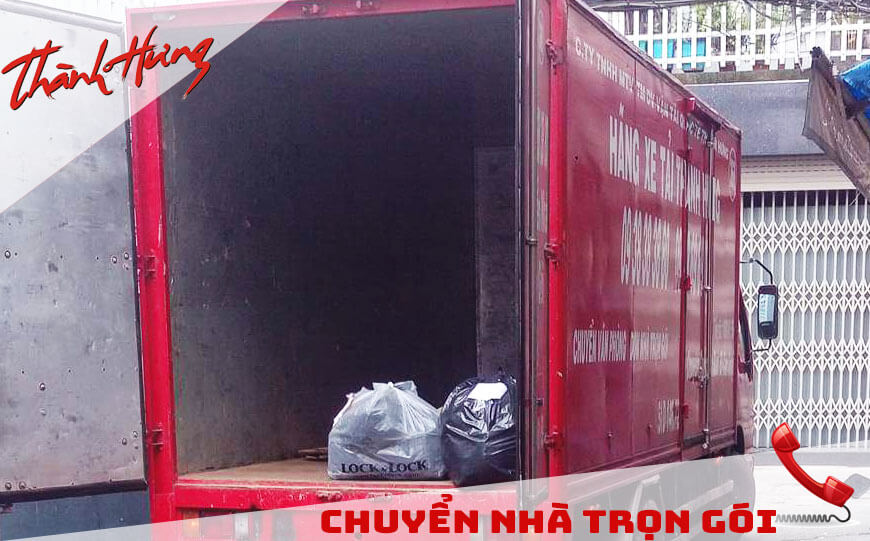 Những đồ đạc cồng kềnh như bàn ghế, giường tủ đều được chúng tôi vận chuyển cẩn thận đến nơi.